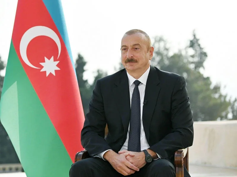 İlham Əliyev Belqradda Heydər Əliyevin və Milorad Paviçin abidələrini ziyarət etdi