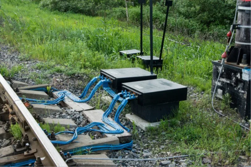 Dəmir yolu stansiyasından transformator oğurlandı
