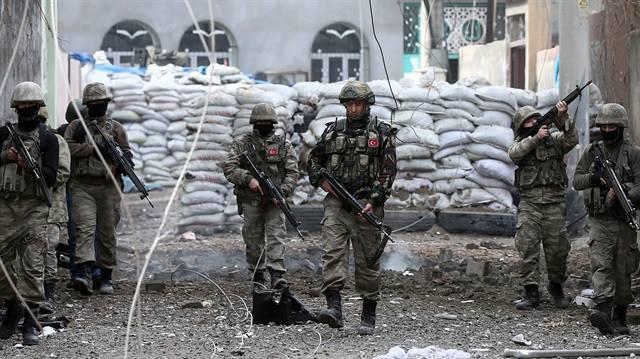Türk ordusu 2 terrorçunu zərərsizləşdirdi