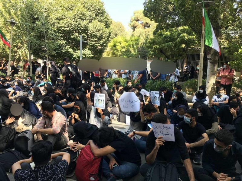 İrandakı etirazlarda 200-dən çox adam həyatını itirib