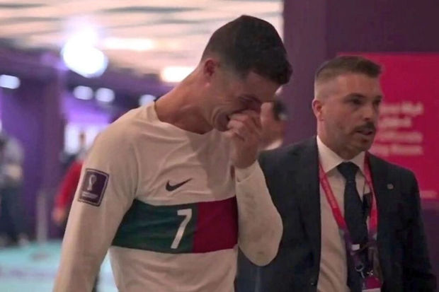 Ronaldo dünya çempionatını ağlayaraq tərk etdi - VİDEO