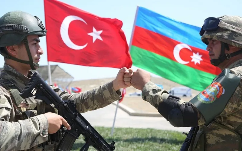 "Qardaş yumruğu" təlimindən görüntülər
