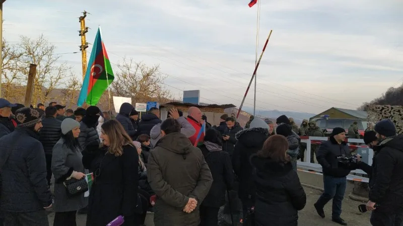 Xankəndi yolunda aksiyanın 4-cü günü: Soyuq, yorğunluq heç kəsə təsir etmir - FOTOLAR