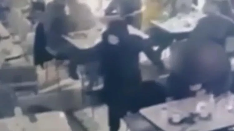 Kafedə ATIŞMA: 2 ölü, 1 yaralı