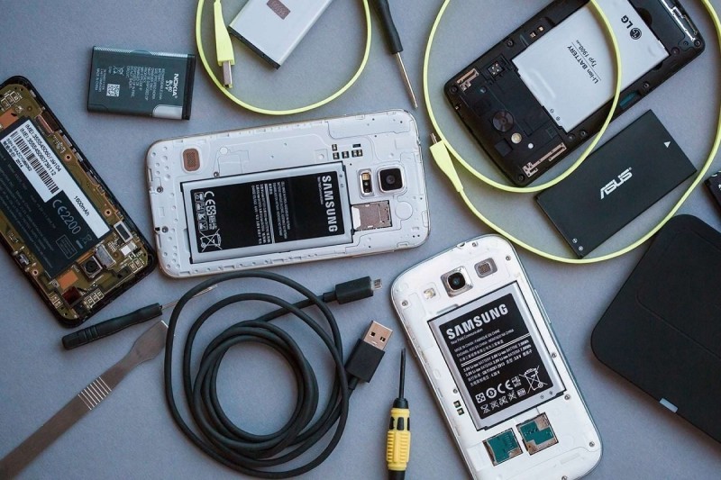 Çıxarıla bilən batareyaları smartfonlara geri qaytarılır?