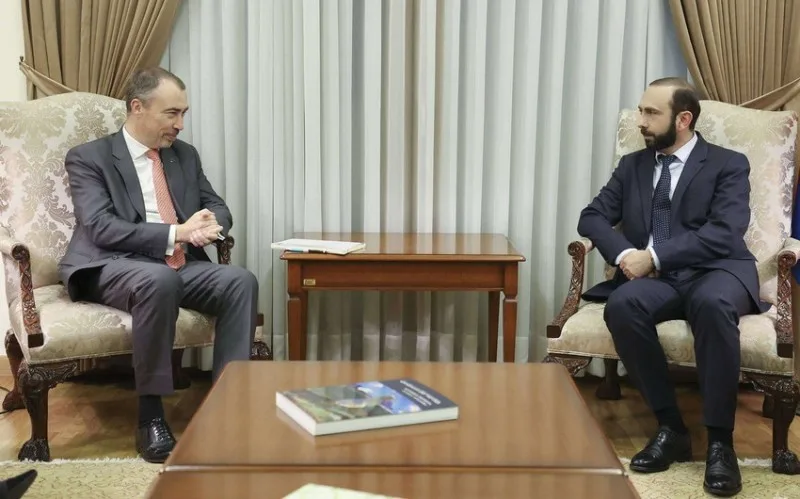 Toivo Klaarla Ararat Mirzoyan arasında telefon danışığı oldu