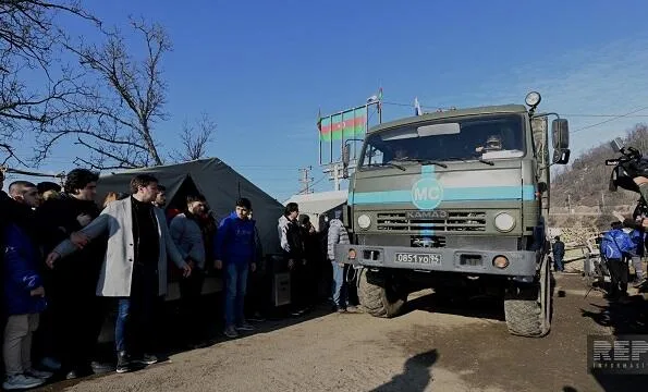 Sülhməramlıların maşın karvanının keçidinə icazə verildi
