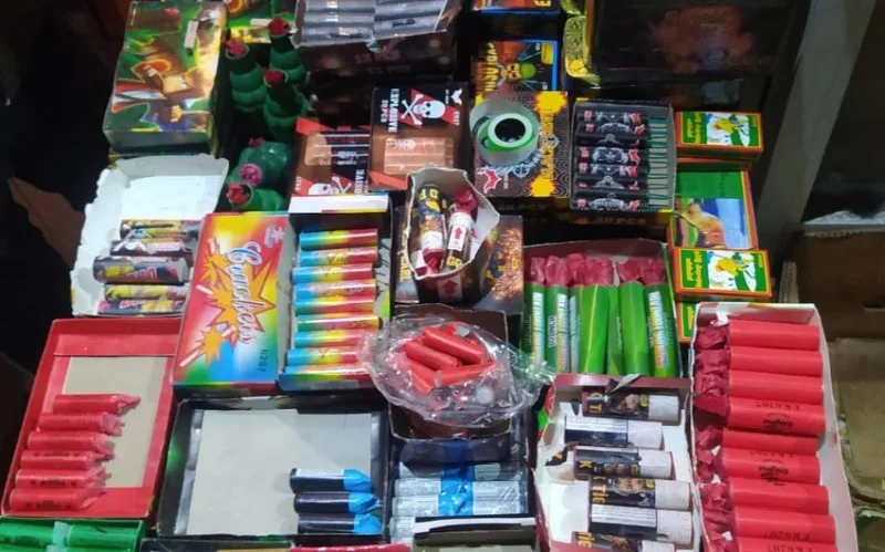 Partlayıcı pirotexniki vasitələr aşkarlandı