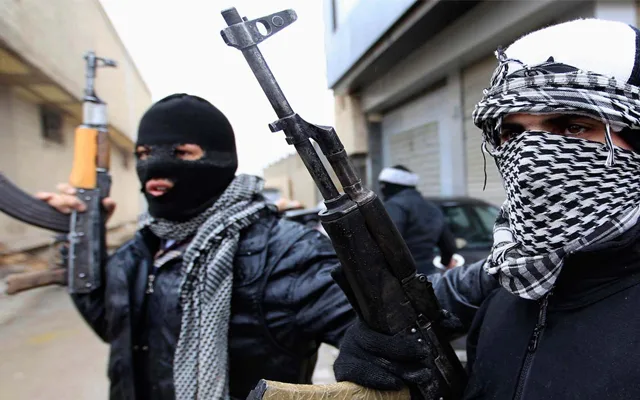Neft yatağına terror hücumu - Ölənlər var