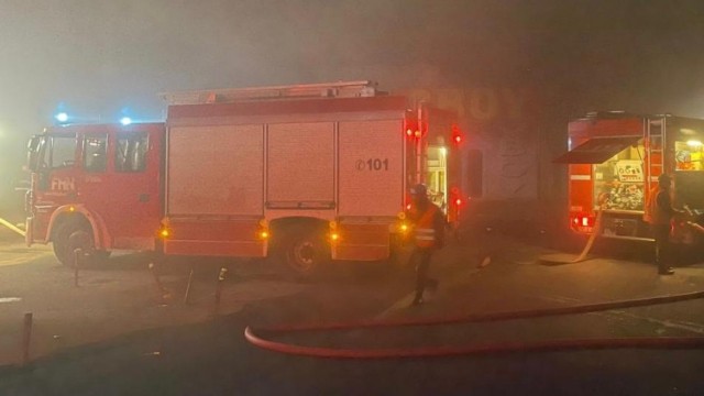 “Sədərək” ticarət mərkəzindəki yanğında polis əməkdaşı tüstüdən zəhərlənib - YENİLƏNİB