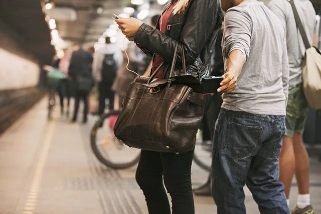 Metrodan oğurluq edən şəxs saxlanıldı