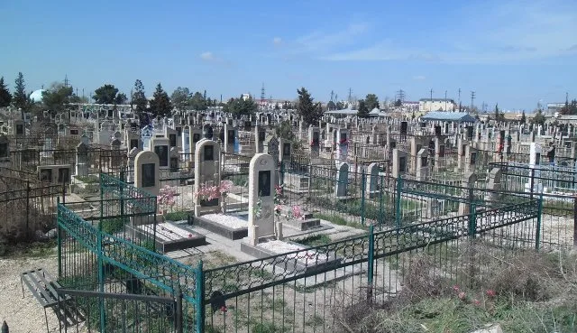 Qəbiristanlıqdan oğurluq edildi