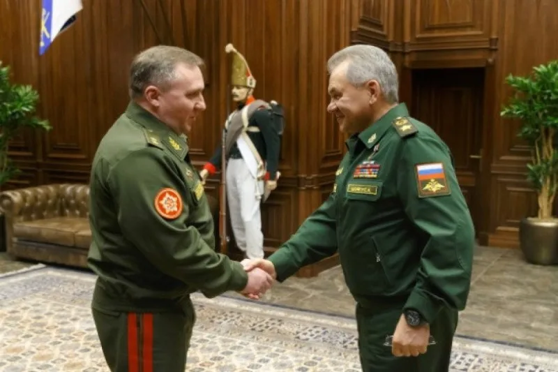 Sergey Şoyqu belarus həmkarı ilə görüşdü