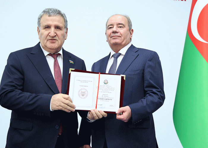 Akademik Əli Abbasov Fəxri Fərmanla təltif edildi