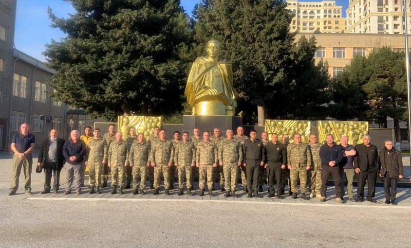 Britaniyalı mütəxəssislər azərbaycanlı hərbçilərlə təlim keçir