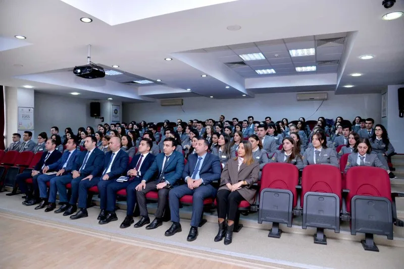 “Məktəblinin dostu” layihəsinin əməkdaşları üçün TƏLİM - FOTO