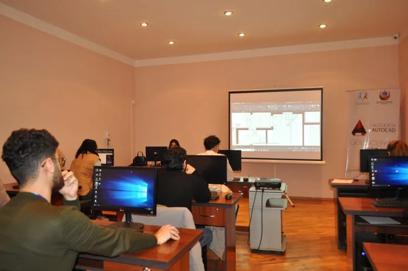 Gənclərə ödənişsiz "AutoCad" proqramı tədris edilib