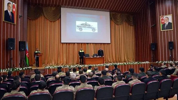 Hərbi yol polisinin şəxsi heyəti ilə toplantı keçirildi