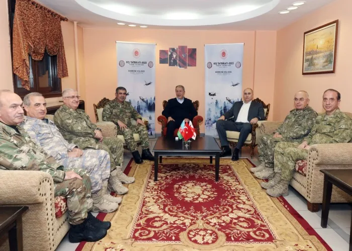 Türkiyə, Azərbaycan və Gürcüstan müdafiə nazirlərinin üçtərəfli görüşü olub