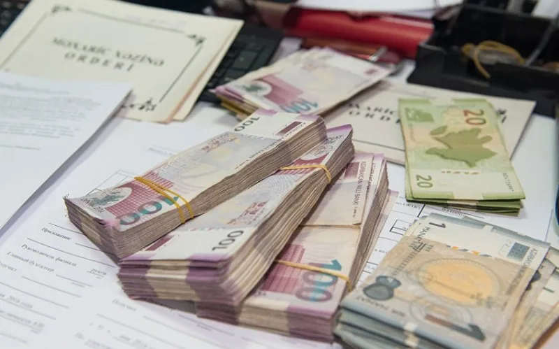 Azərbaycanda pul bazası artıb