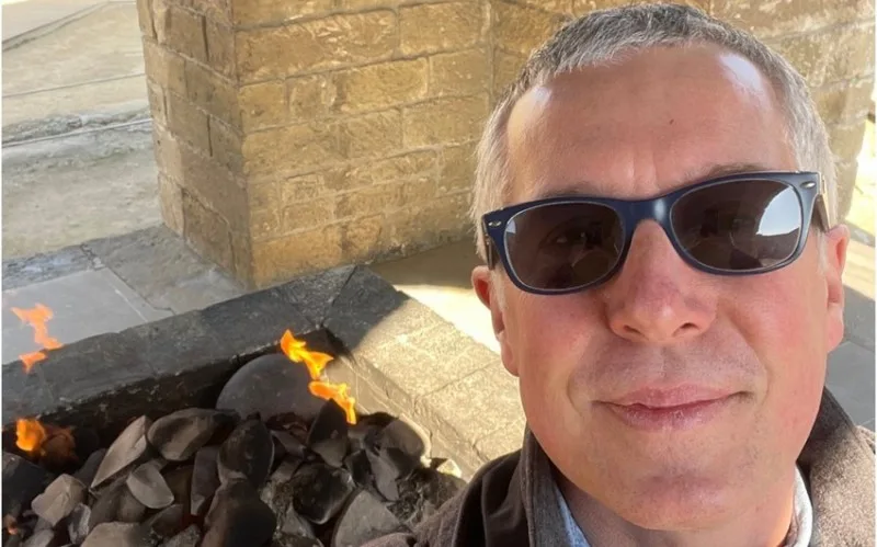 Fergus Auld "Atəşgah məbədi"ndə oldu - FOTOLAR