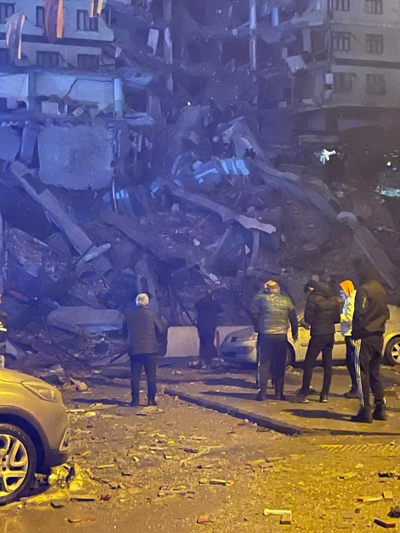 Türkiyədə zəlzələdən ÜRƏKDAĞLAYAN FOTOLAR