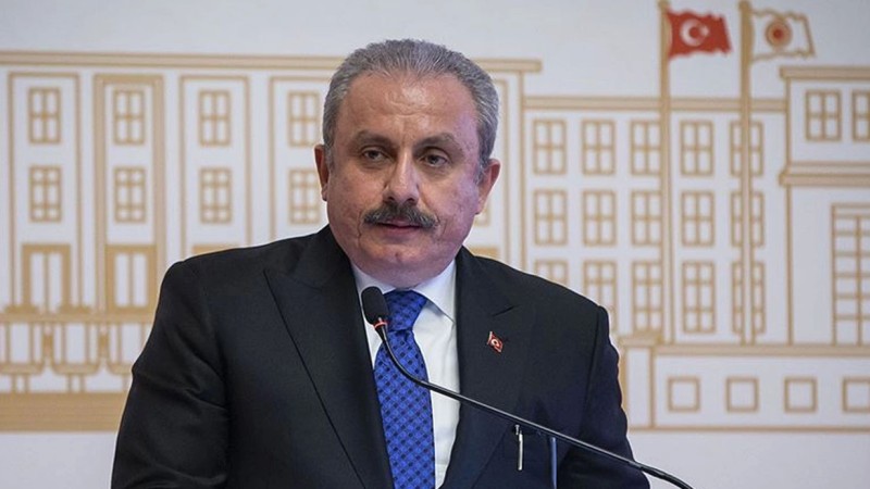 Spiker 3 aylıq maaşını zəlzələdən zərərçəkənlərə bağışladı