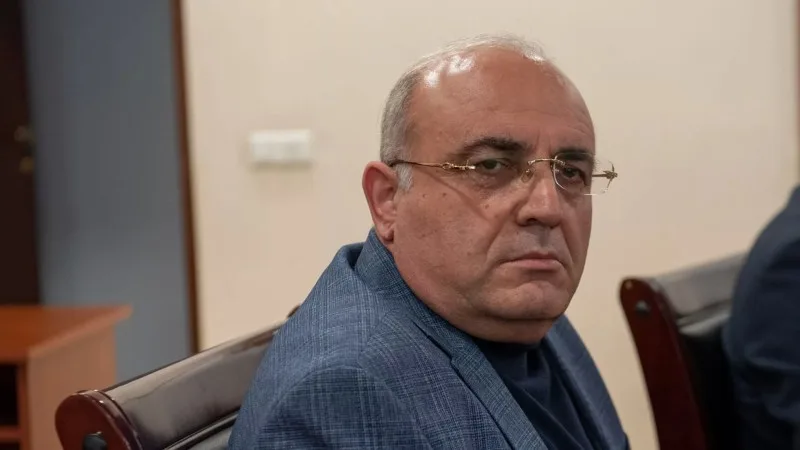 Ermənistan müdafiə nazirinin müşaviri vəzifəsindən azad edildi