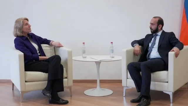 Blinkenin köməkçisi Mirzoyanla Laçın yolunu müzakirə etdi