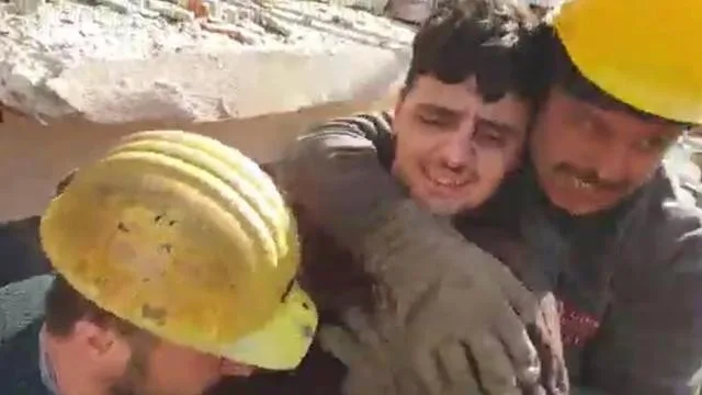 Kar və lal olan oğlan dağıntılar altından sağ çıxdı