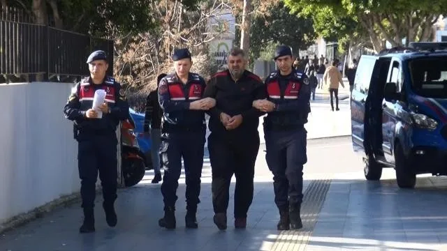 Dağılan binanın podratçısı zəlzələ qurbanı kimi qaldığı oteldə saxlanıldı