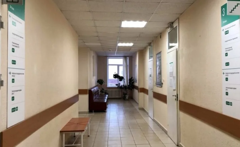 Poliklinikalarda "kartoçka"lar yığışdırılır