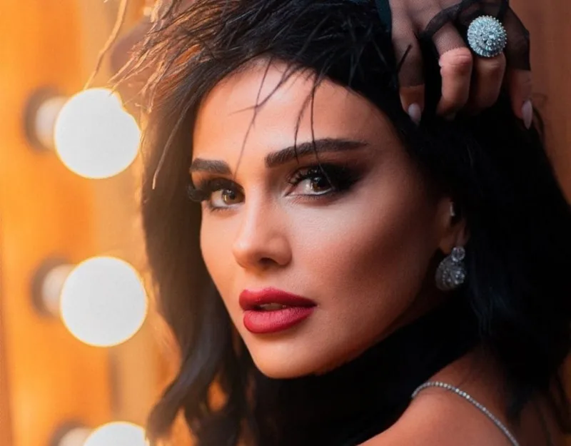 Günel Zeynalova kommunal xərclərdən şikayətləndi