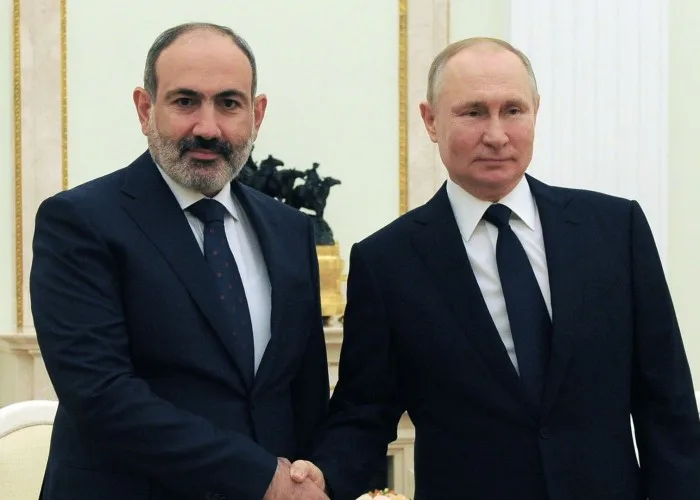 Putin Paşinyanla müzakirə apardı