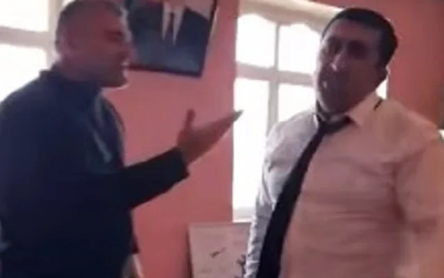 Məktəbdə direktorla müəllim arasında insident - VİDEO