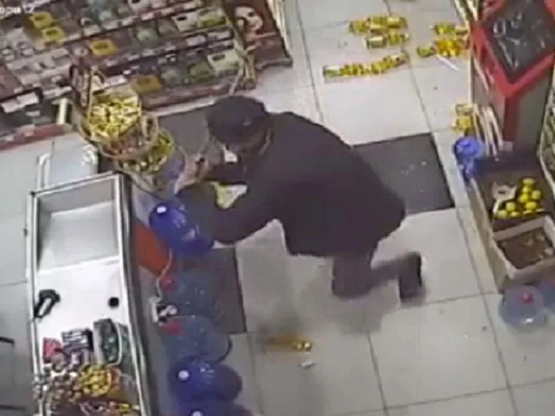 Marketə hücum edən cinayətkarların FOTOSU