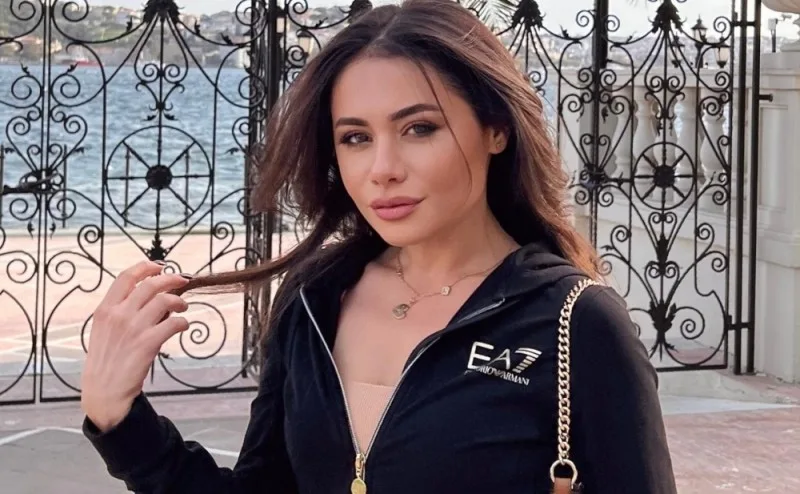 Samirə Əfəndinin də avtomobilinə hücum etdilər - FOTO