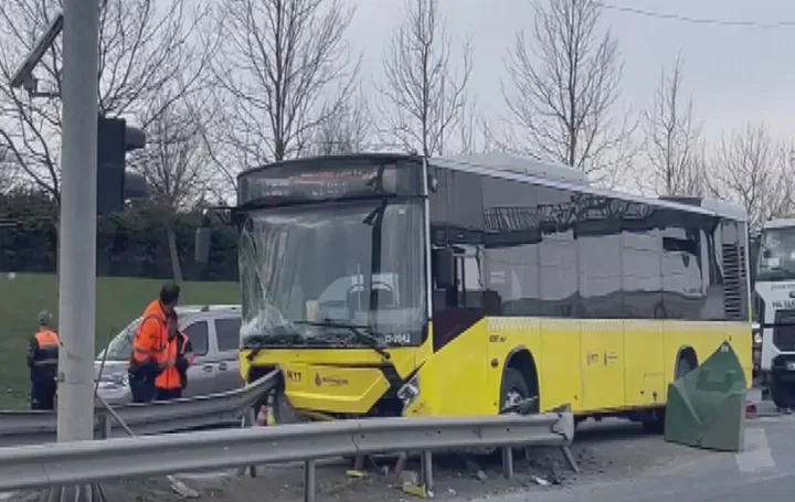 Avtobus qəzaya uğradı - Xəsarət alanlar var