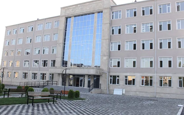 Universitetin səhifəsindəki paylaşıma görə 1 nəfər işdən çıxarıldı