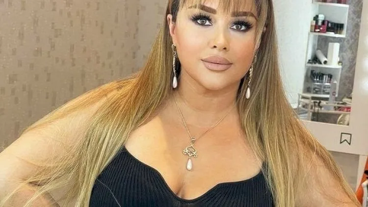 Xatirə dərin sinə dekolteli geyimdə - FOTO