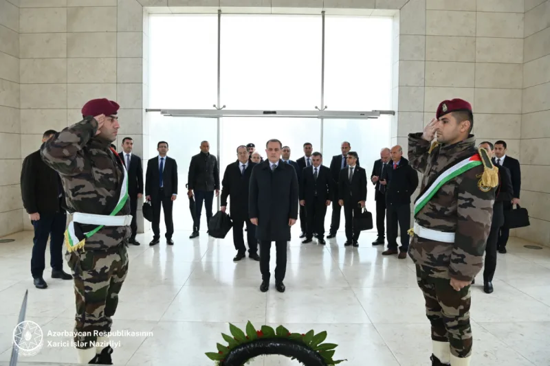 Ceyhun Bayramov Yasir Ərafatın ev muzeyini ziyarət edib