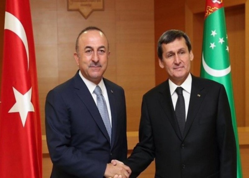 Çavuşoğlu türkmənistanlı həmkarı ilə müzakirə apardı