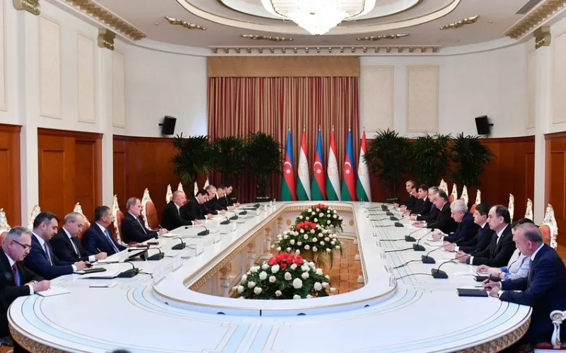 Azərbaycan və Tacikistan prezidentlərinin geniş tərkibdə görüşü oldu - YENİLƏNİB