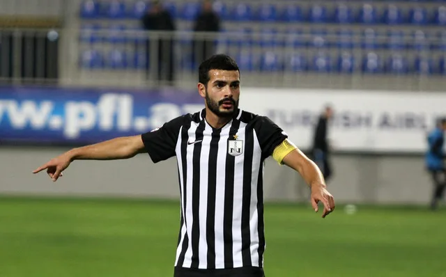 Emin Mahmudov “Neftçi”nin tarixinə düşdü