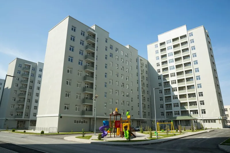 Əlilliyi olanlara və digər imtiyazlı şəxslərə daha 100 mənzil verildi