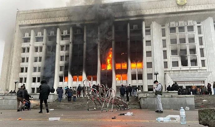 Bu ölkələr vətəndaşlarını Sudandan çıxarır