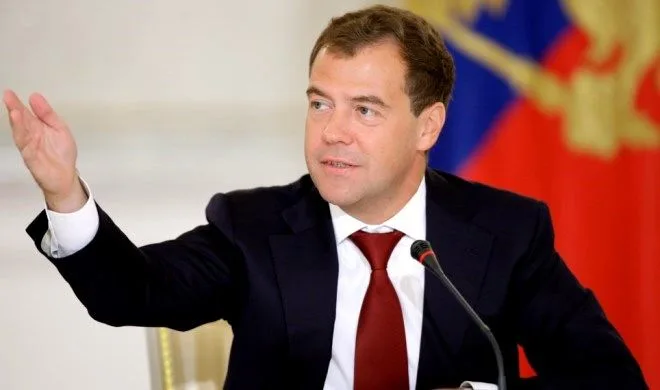 Medvedyev təhdid etdi: G7-dən olan axmaqlar...