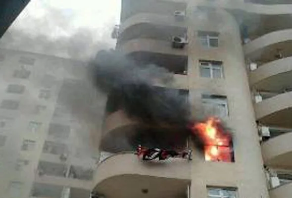 Bakıda yaşayış binasında yanğın oldu