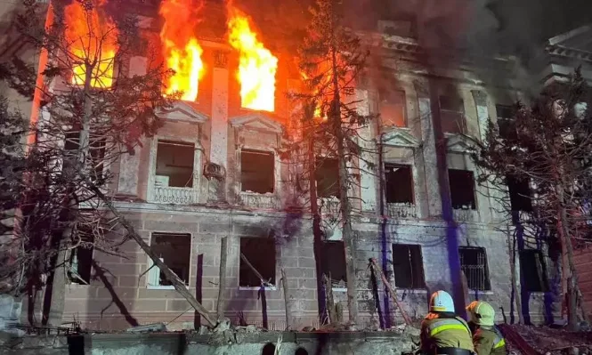 Rusiya Mikolayevi vurdu: 1 ölü, 23 yaralı