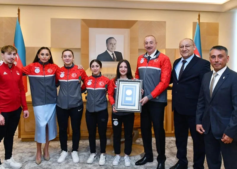 Türk idmançı Ermənistanda qazandığı qızıl medalı İlham Əliyevə hədiyyə etdi - FOTO